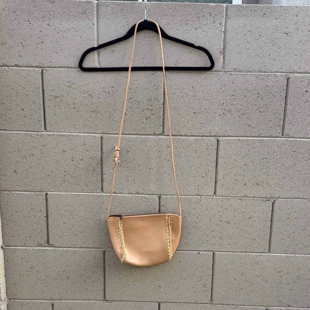 Universal Thread Tan Crossbody Bag